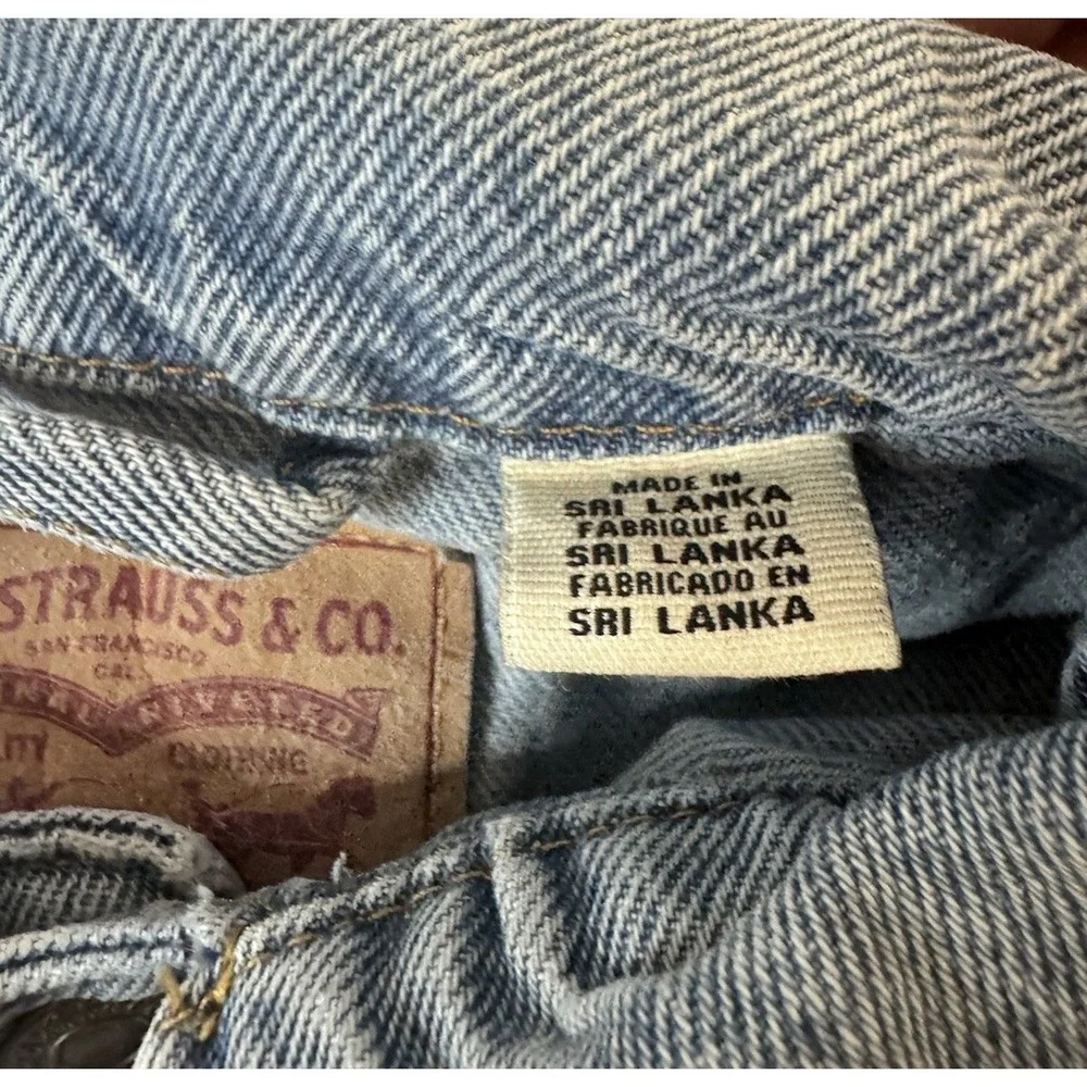 Levi's Men's Medium Distressed Denim Trucker Jacket Light Blue Jean Vintage Look